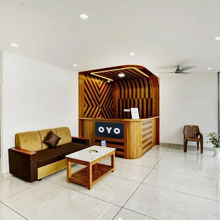 Hotel O Grand Parassini Pappinisseri Ngoại thất bức ảnh