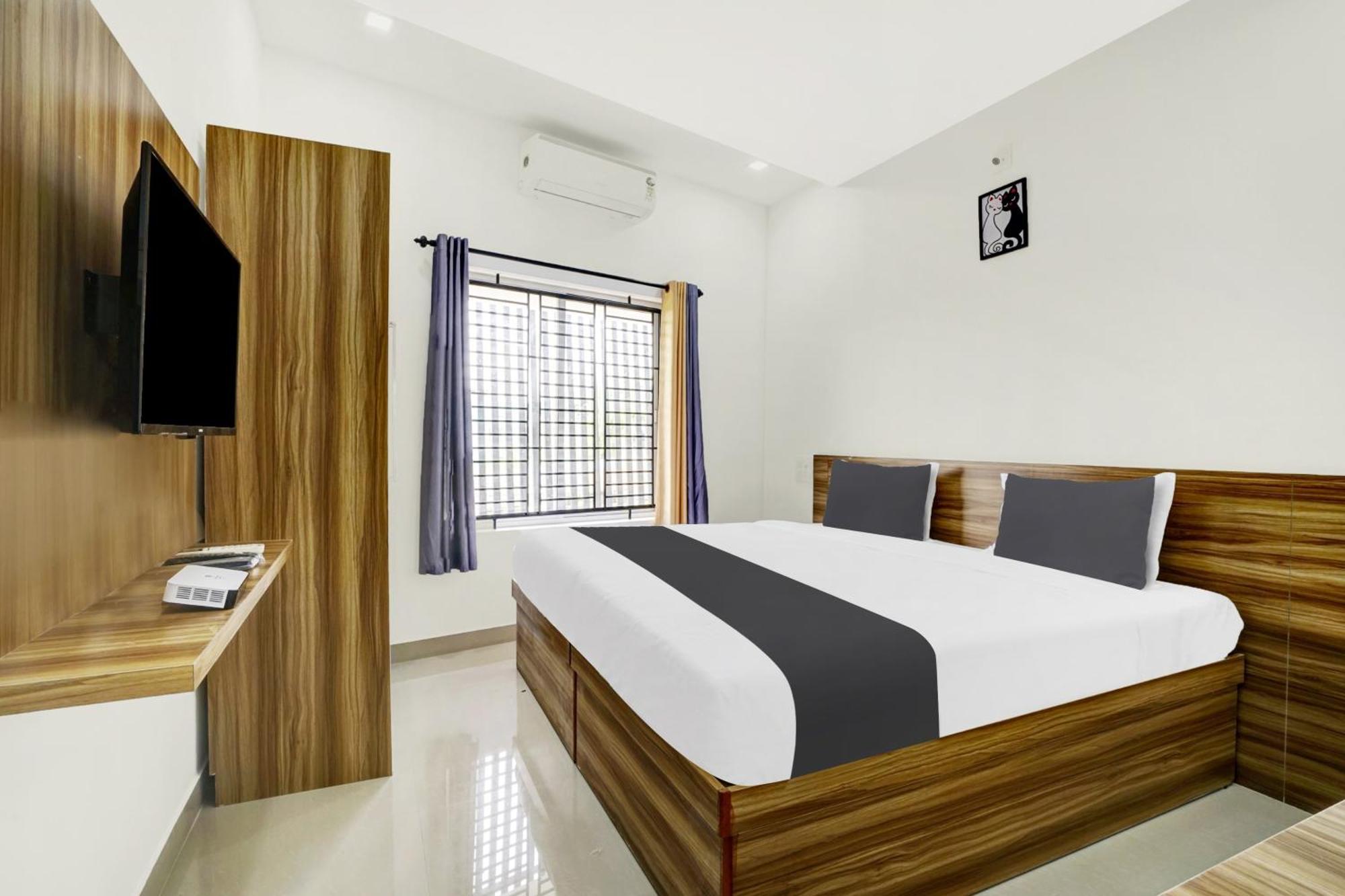 Hotel O Grand Parassini Pappinisseri Ngoại thất bức ảnh