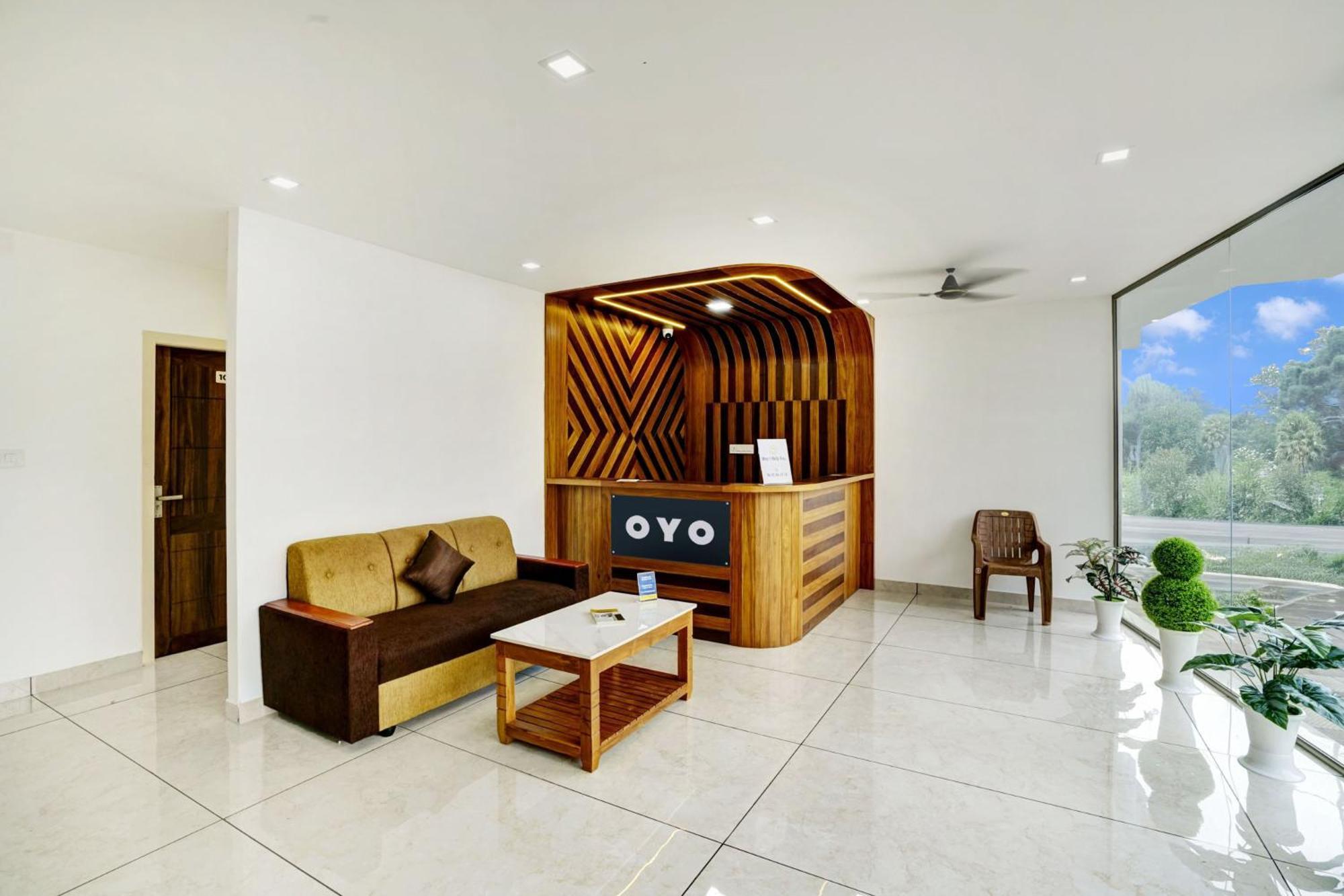 Hotel O Grand Parassini Pappinisseri Ngoại thất bức ảnh