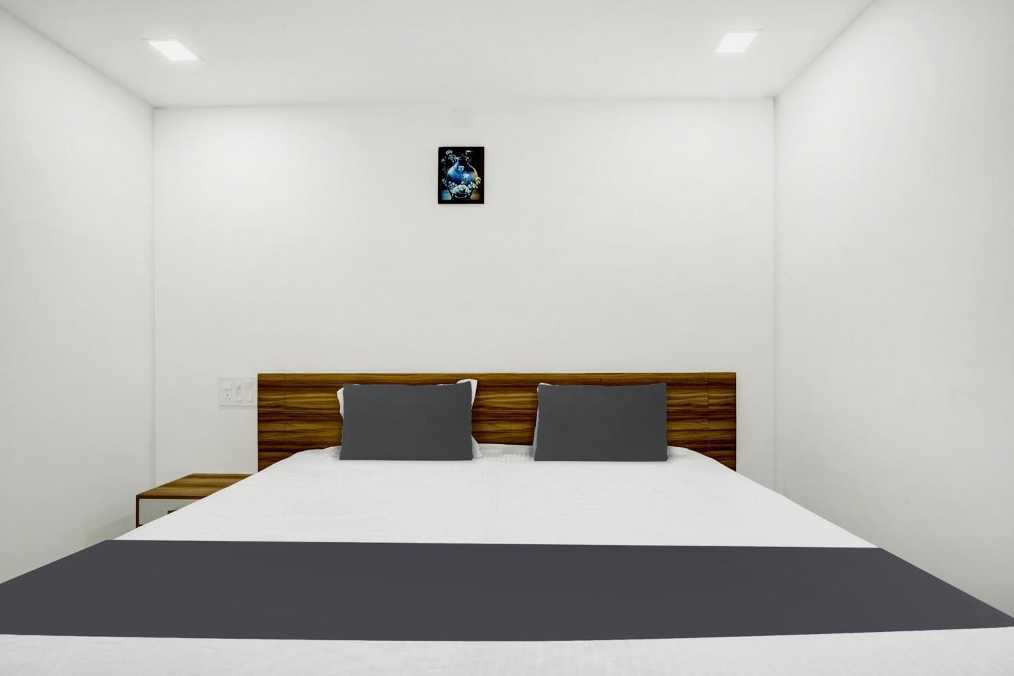 Hotel O Grand Parassini Pappinisseri Ngoại thất bức ảnh