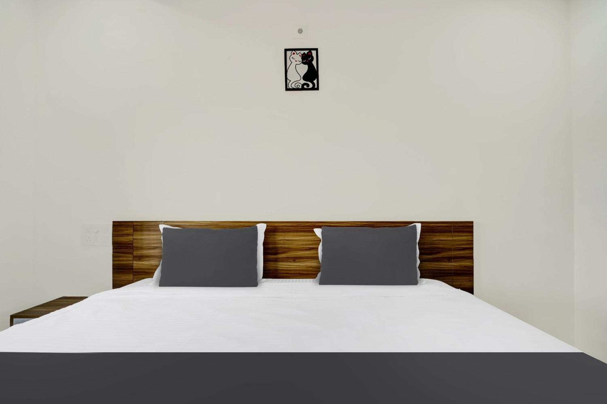 Hotel O Grand Parassini Pappinisseri Ngoại thất bức ảnh
